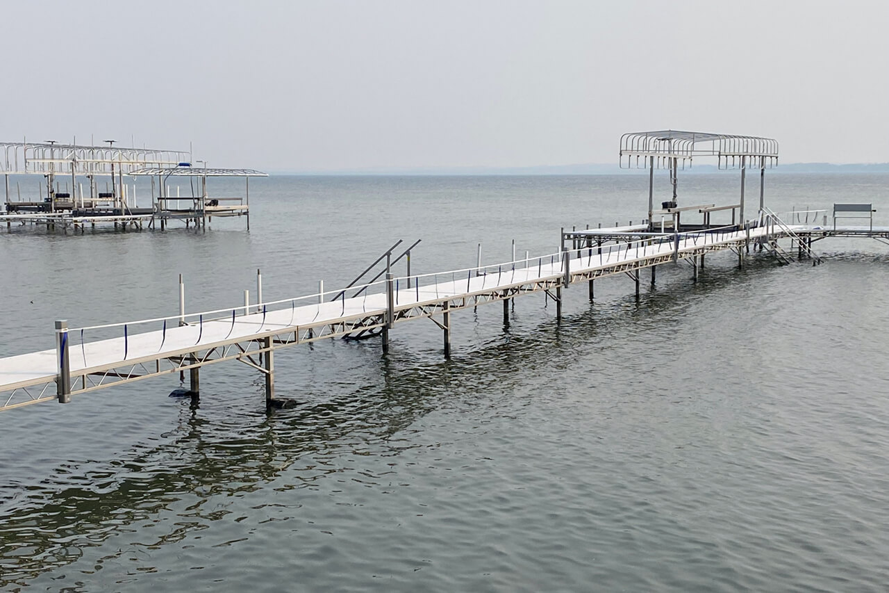 Boat dock bird repellent.